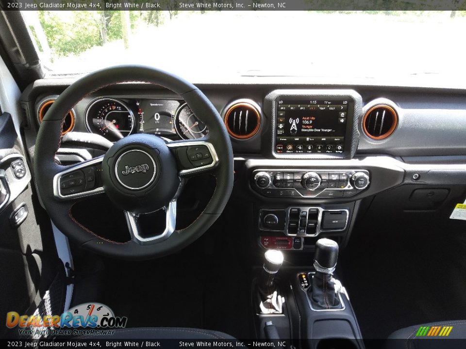 2023 Jeep Gladiator Mojave 4x4 Bright White / Black Photo #20