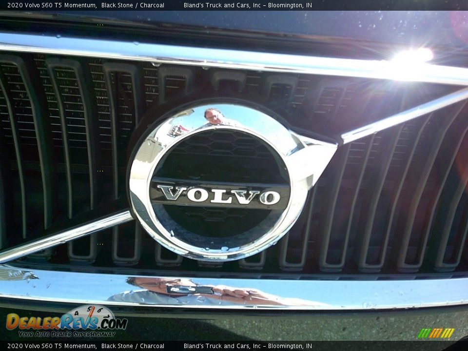 2020 Volvo S60 T5 Momentum Black Stone / Charcoal Photo #9