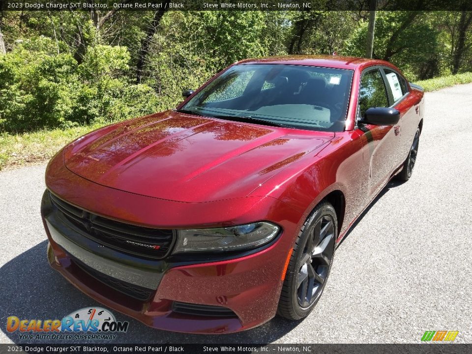 2023 Dodge Charger SXT Blacktop Octane Red Pearl / Black Photo #2