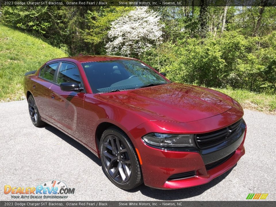 2023 Dodge Charger SXT Blacktop Octane Red Pearl / Black Photo #4