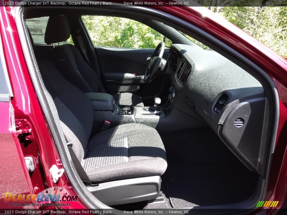 2023 Dodge Charger SXT Blacktop Octane Red Pearl / Black Photo #17