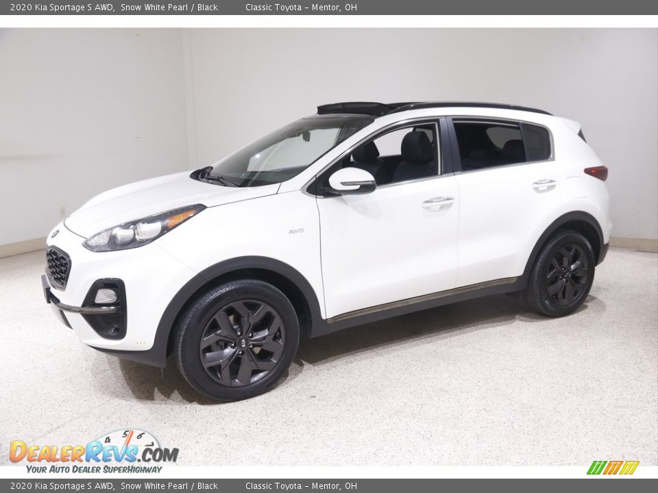 Front 3/4 View of 2020 Kia Sportage S AWD Photo #3