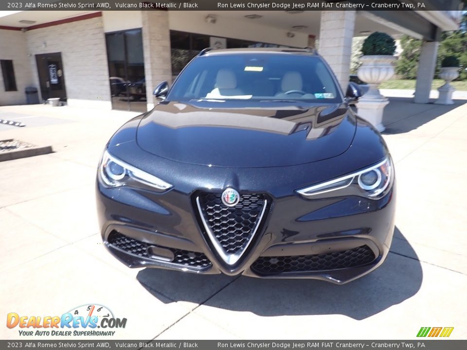 2023 Alfa Romeo Stelvio Sprint AWD Vulcano Black Metallic / Black Photo #2