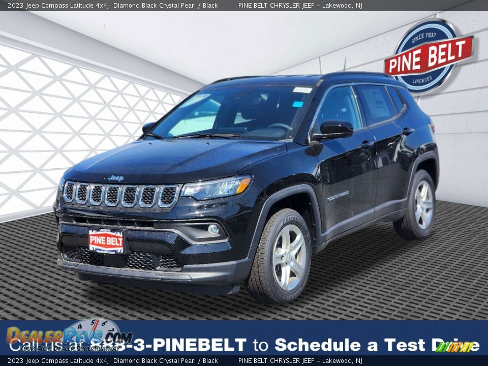 2023 Jeep Compass Latitude 4x4 Diamond Black Crystal Pearl / Black Photo #1