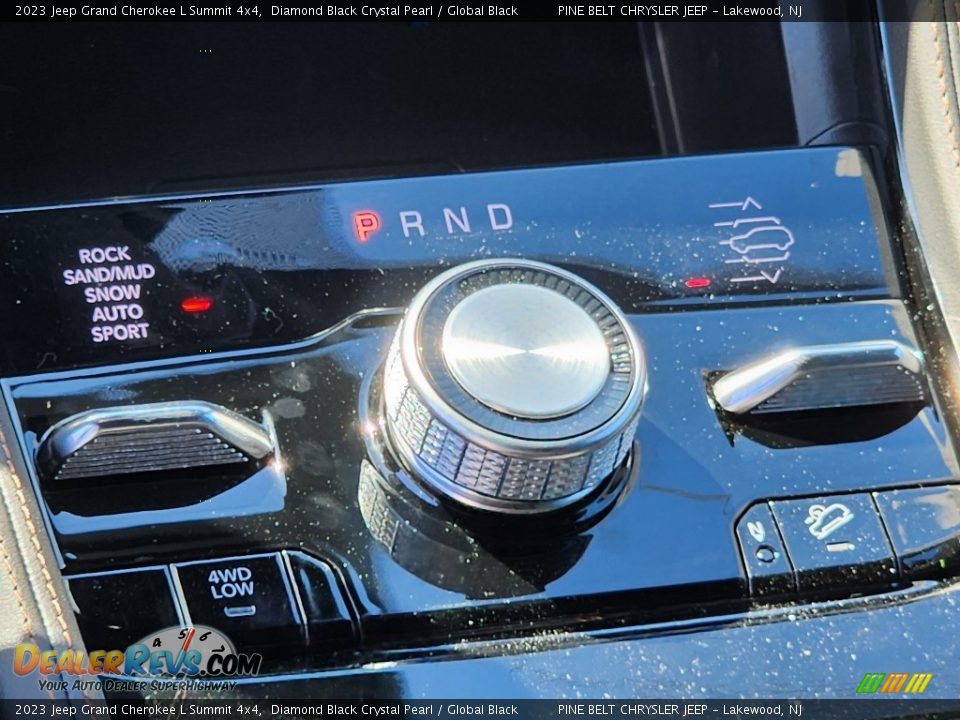 2023 Jeep Grand Cherokee L Summit 4x4 Diamond Black Crystal Pearl / Global Black Photo #13