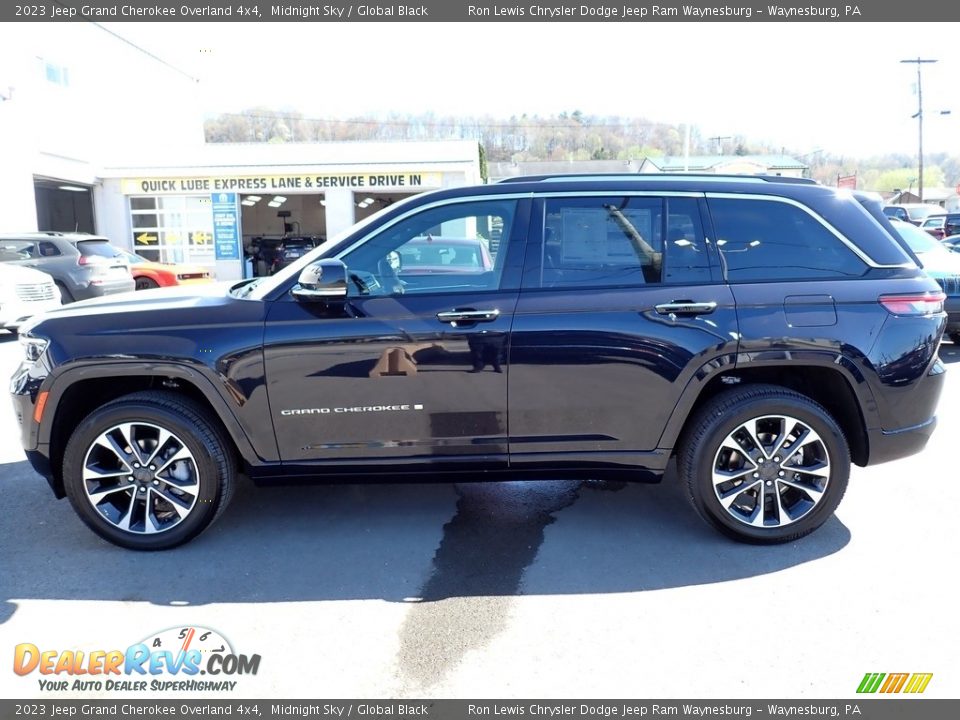 2023 Jeep Grand Cherokee Overland 4x4 Midnight Sky / Global Black Photo #2
