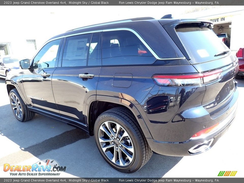 2023 Jeep Grand Cherokee Overland 4x4 Midnight Sky / Global Black Photo #3