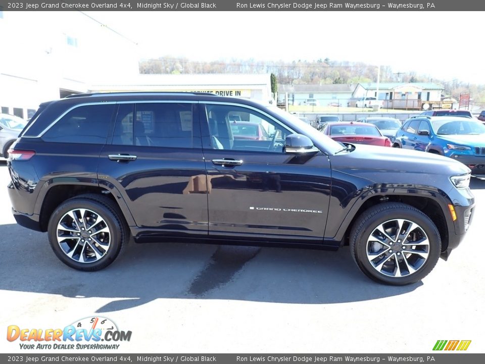 2023 Jeep Grand Cherokee Overland 4x4 Midnight Sky / Global Black Photo #7