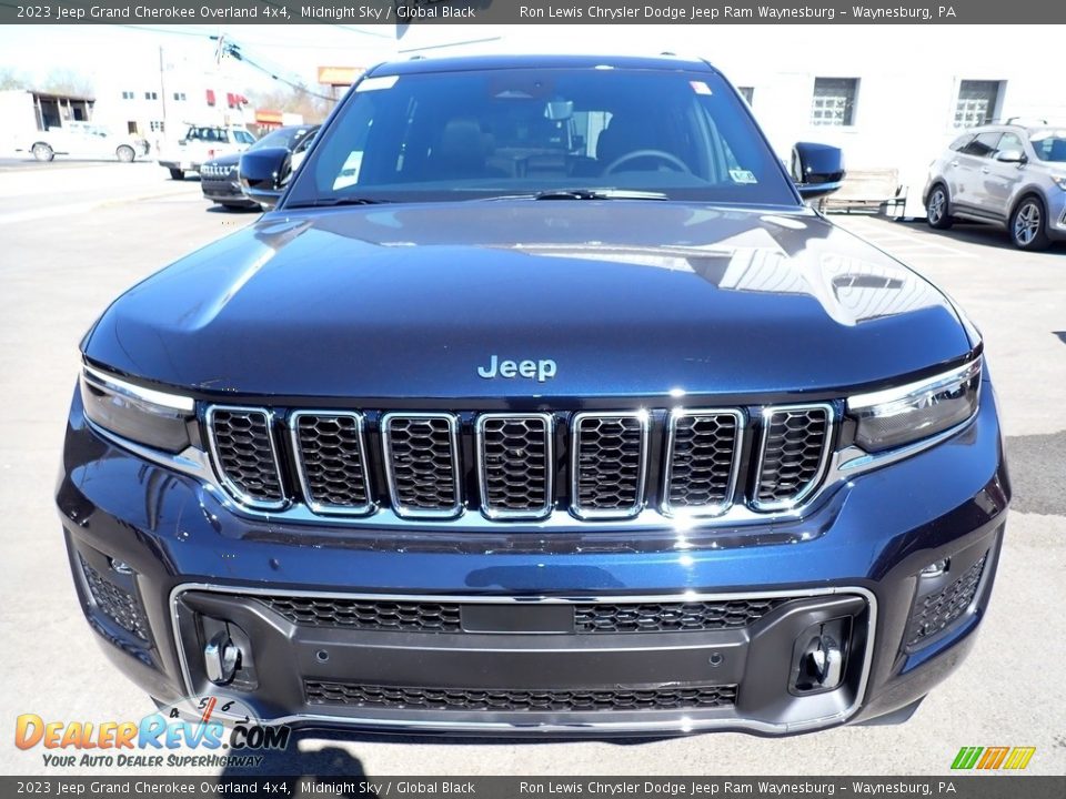 2023 Jeep Grand Cherokee Overland 4x4 Midnight Sky / Global Black Photo #9