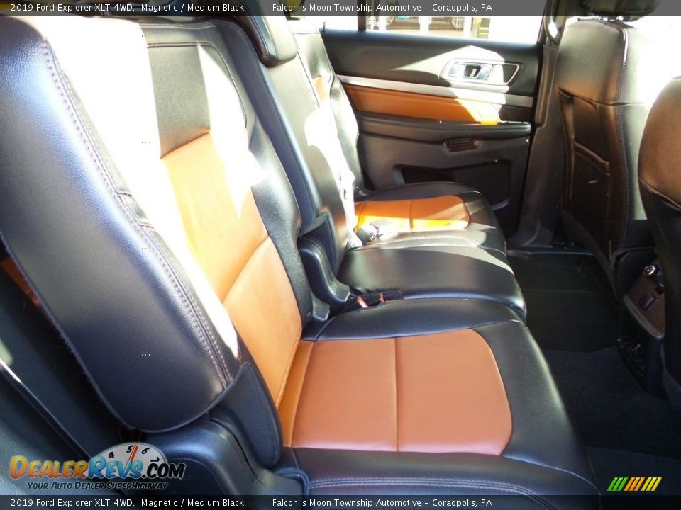 2019 Ford Explorer XLT 4WD Magnetic / Medium Black Photo #15