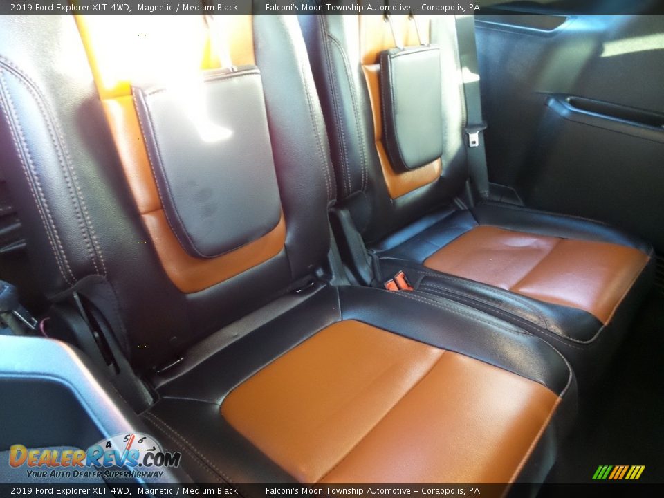 2019 Ford Explorer XLT 4WD Magnetic / Medium Black Photo #16