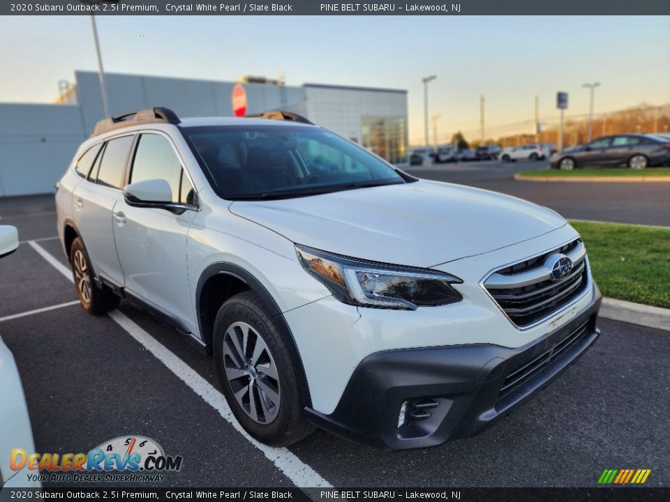 Front 3/4 View of 2020 Subaru Outback 2.5i Premium Photo #3