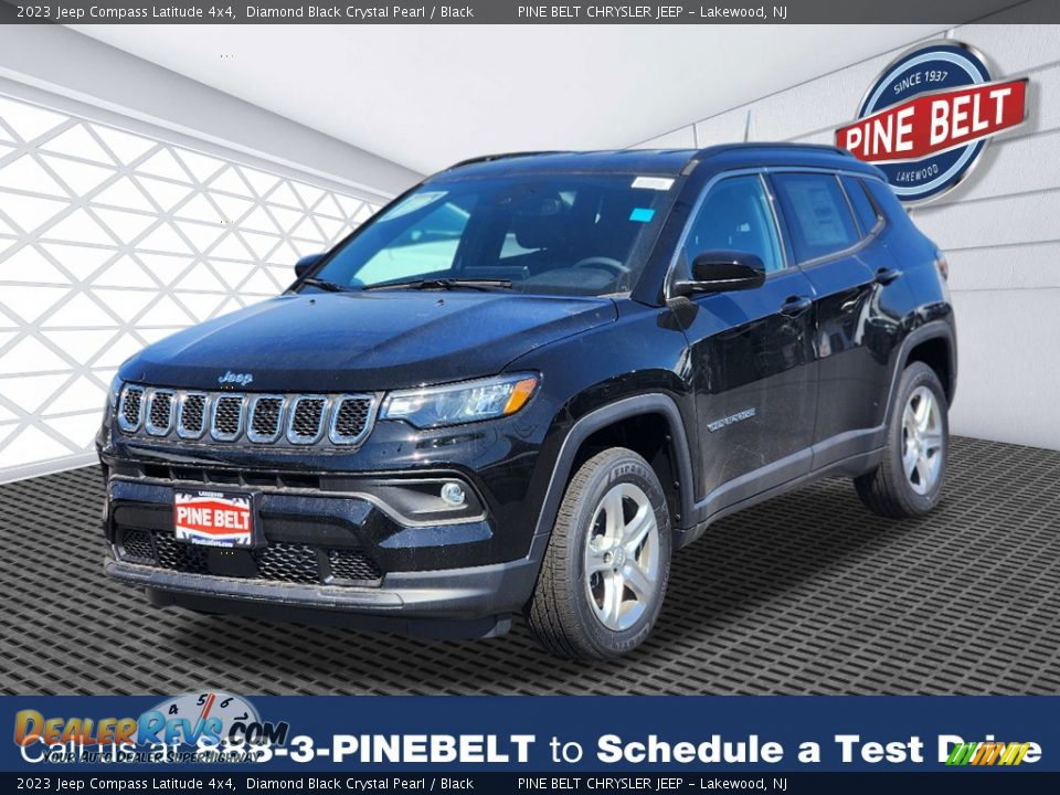 2023 Jeep Compass Latitude 4x4 Diamond Black Crystal Pearl / Black Photo #1