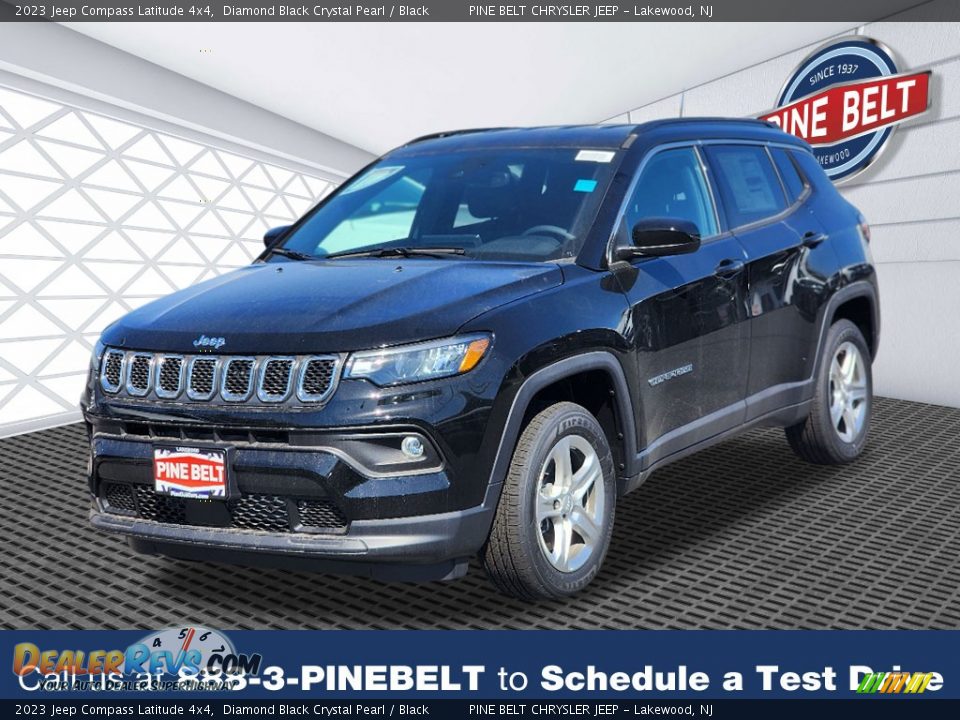 2023 Jeep Compass Latitude 4x4 Diamond Black Crystal Pearl / Black Photo #1