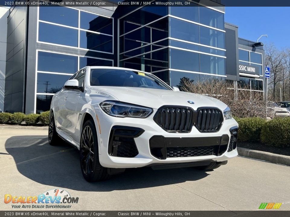 2023 BMW X6 xDrive40i Mineral White Metallic / Cognac Photo #1