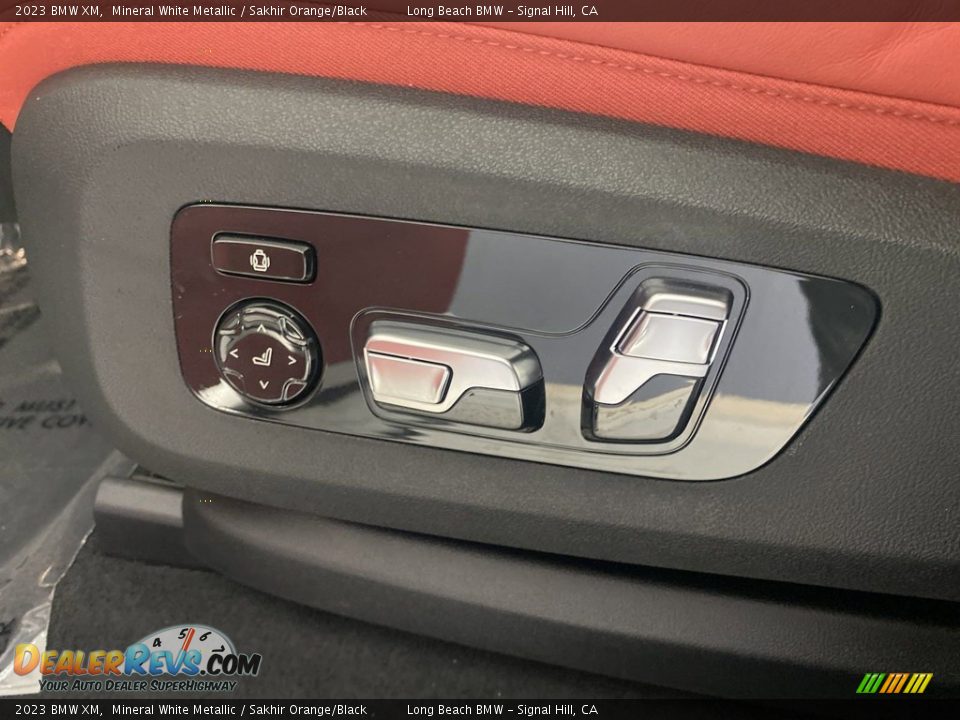 Front Seat of 2023 BMW XM  Photo #10