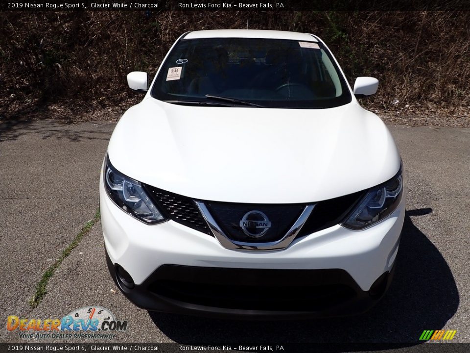 2019 Nissan Rogue Sport S Glacier White / Charcoal Photo #2