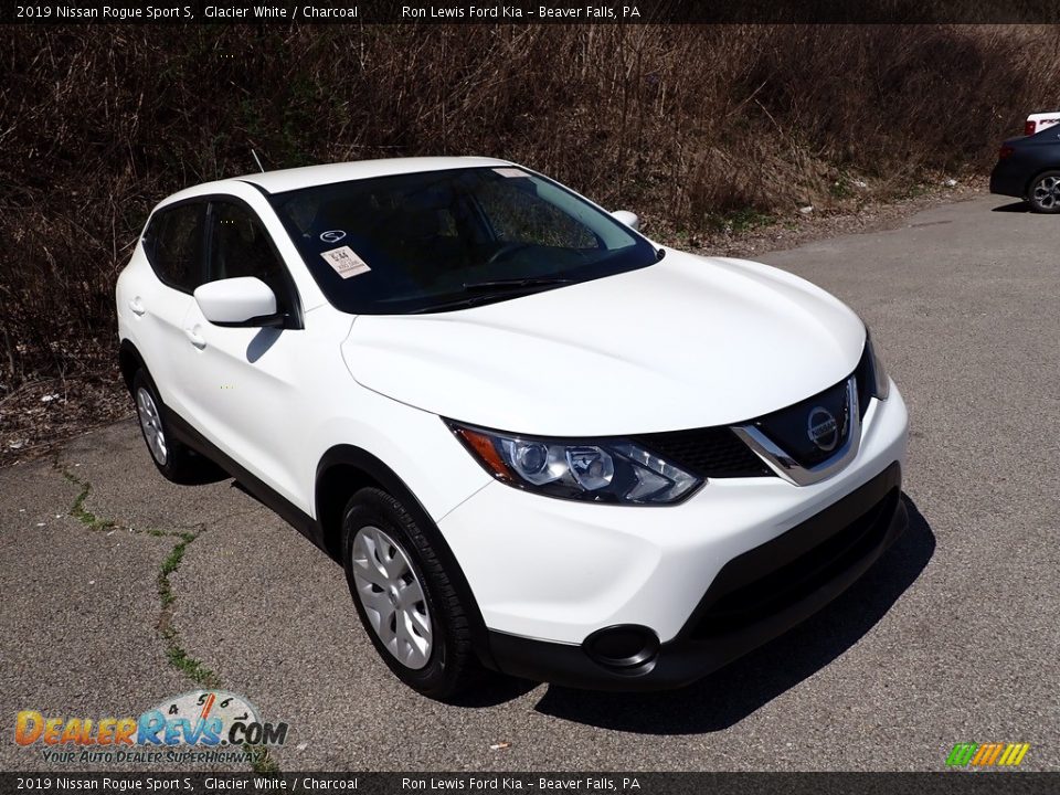 2019 Nissan Rogue Sport S Glacier White / Charcoal Photo #3