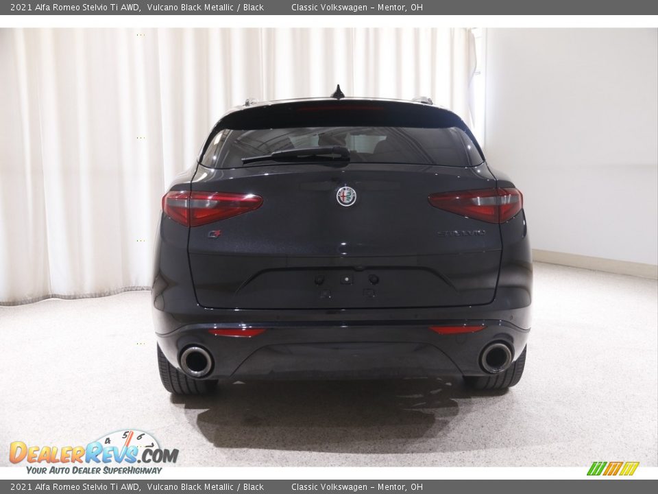 2021 Alfa Romeo Stelvio Ti AWD Vulcano Black Metallic / Black Photo #18