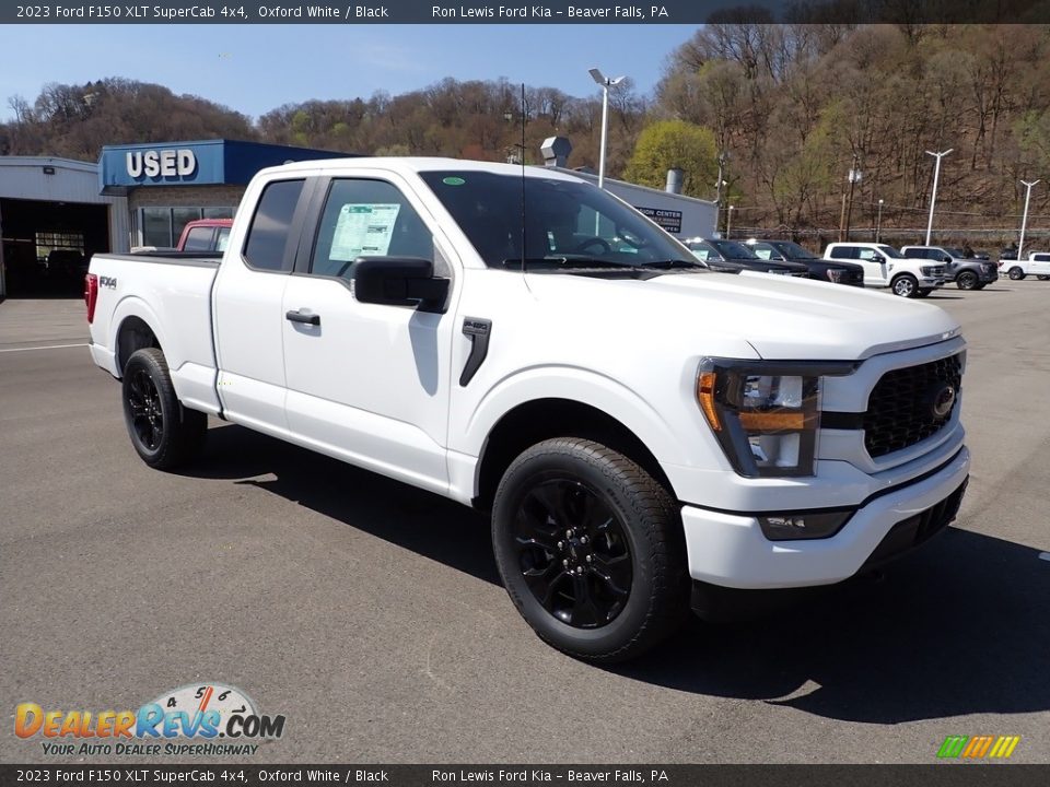 2023 Ford F150 XLT SuperCab 4x4 Oxford White / Black Photo #2