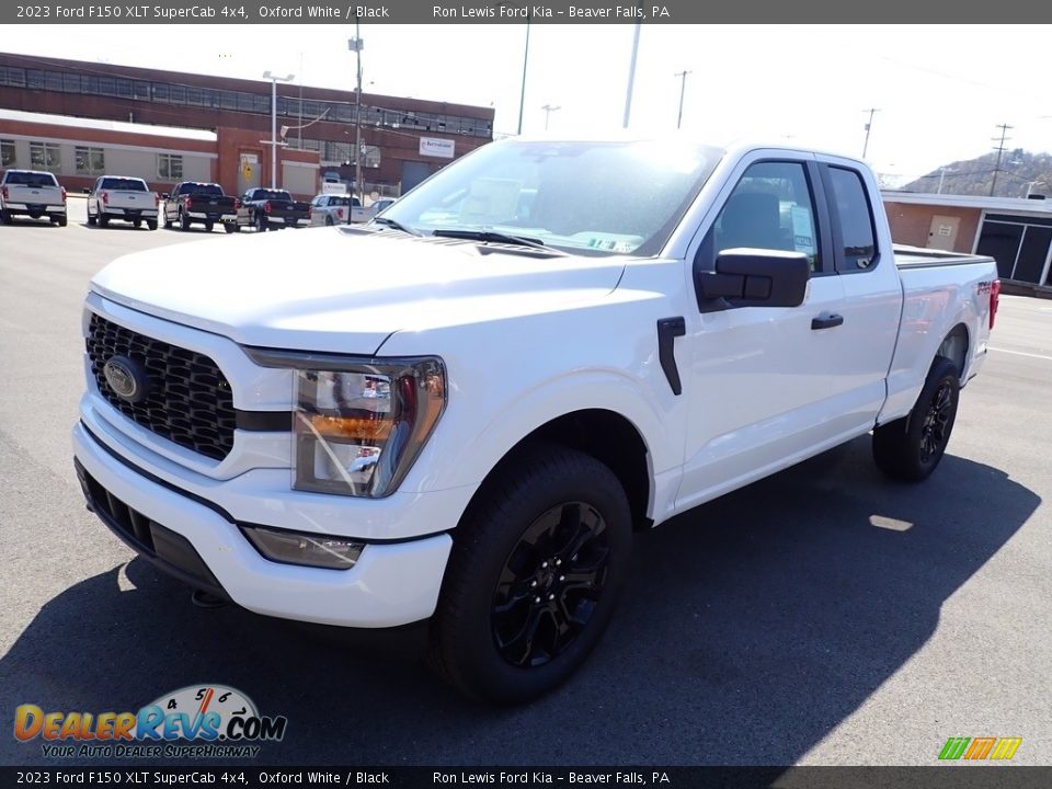 2023 Ford F150 XLT SuperCab 4x4 Oxford White / Black Photo #4