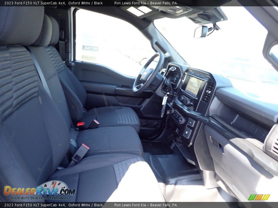 2023 Ford F150 XLT SuperCab 4x4 Oxford White / Black Photo #12