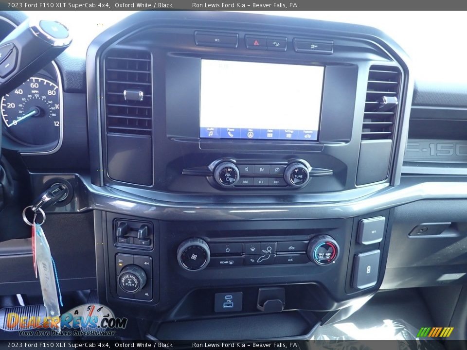 2023 Ford F150 XLT SuperCab 4x4 Oxford White / Black Photo #16