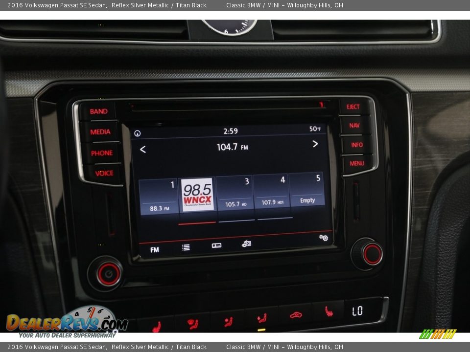 Audio System of 2016 Volkswagen Passat SE Sedan Photo #10
