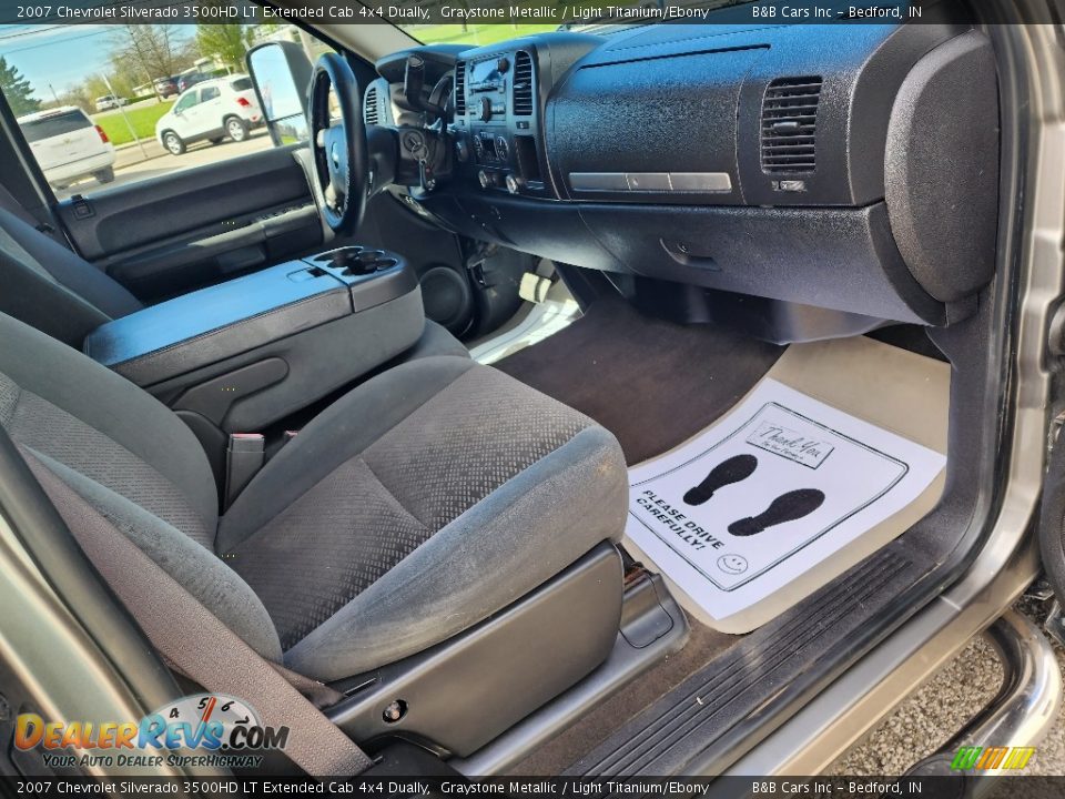 2007 Chevrolet Silverado 3500HD LT Extended Cab 4x4 Dually Graystone Metallic / Light Titanium/Ebony Photo #19