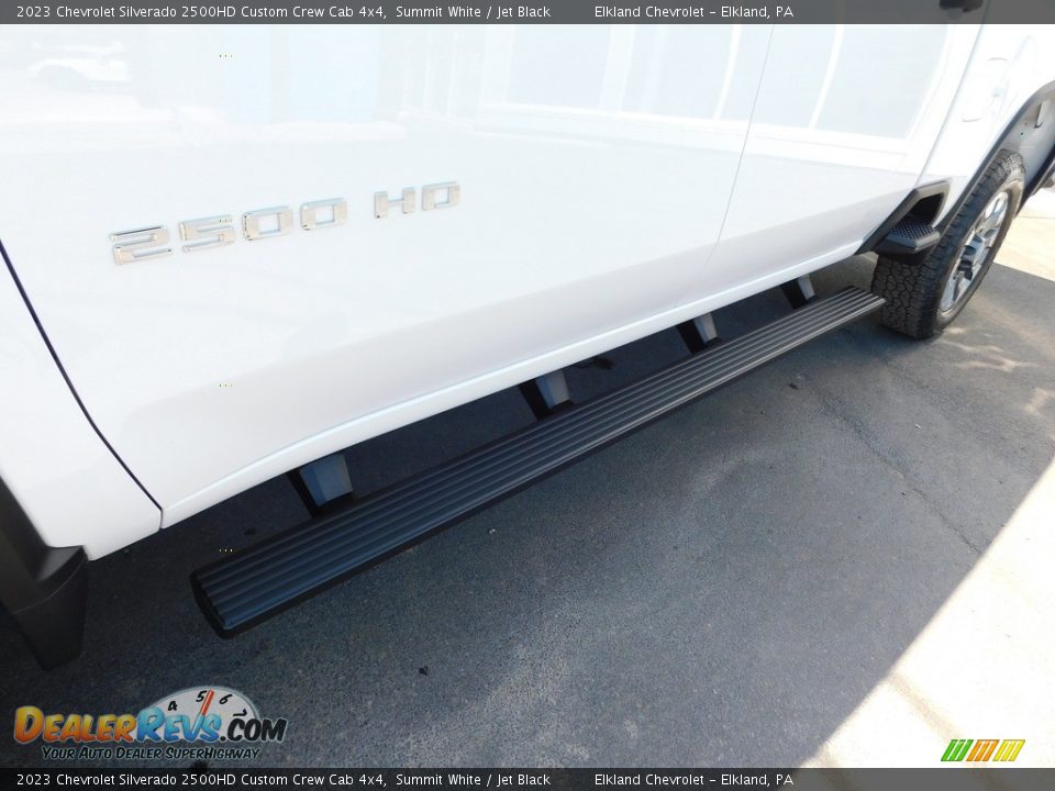 2023 Chevrolet Silverado 2500HD Custom Crew Cab 4x4 Summit White / Jet Black Photo #18