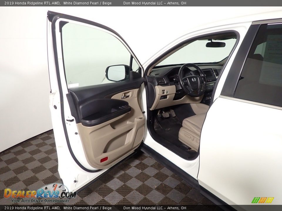 2019 Honda Ridgeline RTL AWD White Diamond Pearl / Beige Photo #18