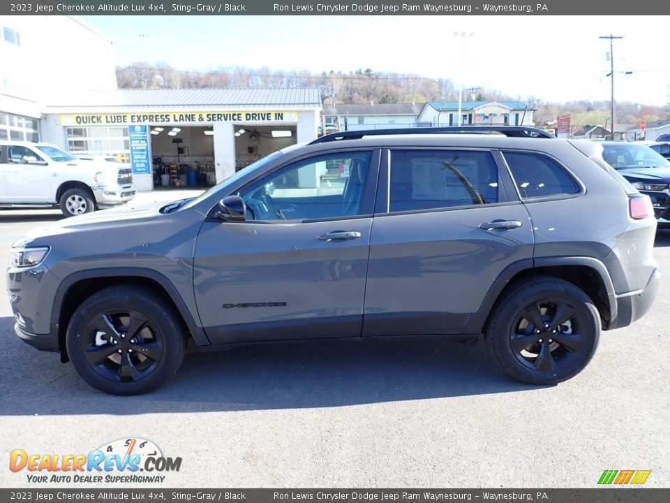 2023 Jeep Cherokee Altitude Lux 4x4 Sting-Gray / Black Photo #2