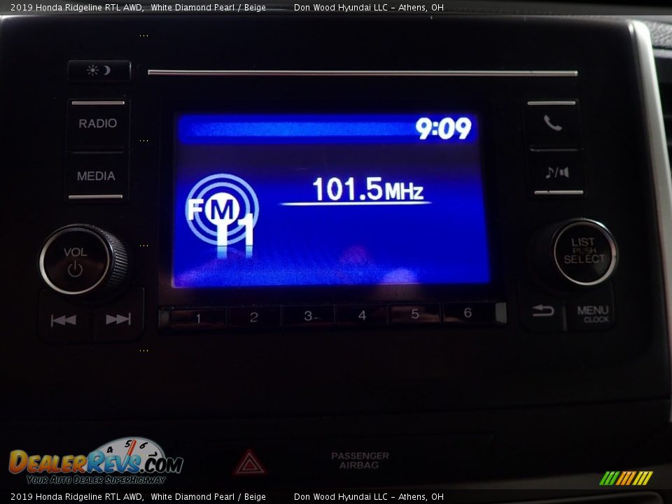 2019 Honda Ridgeline RTL AWD White Diamond Pearl / Beige Photo #24
