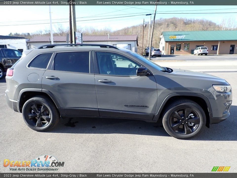 2023 Jeep Cherokee Altitude Lux 4x4 Sting-Gray / Black Photo #7