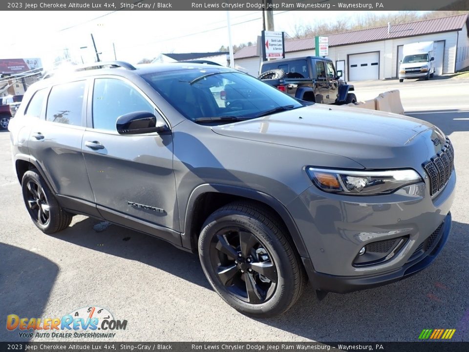 2023 Jeep Cherokee Altitude Lux 4x4 Sting-Gray / Black Photo #8