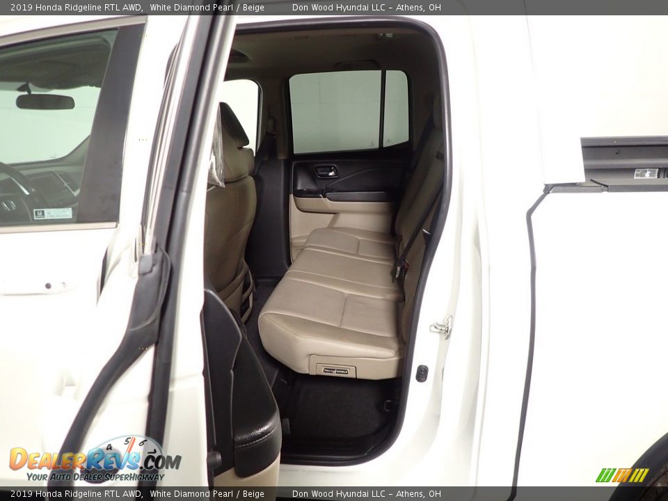 2019 Honda Ridgeline RTL AWD White Diamond Pearl / Beige Photo #32