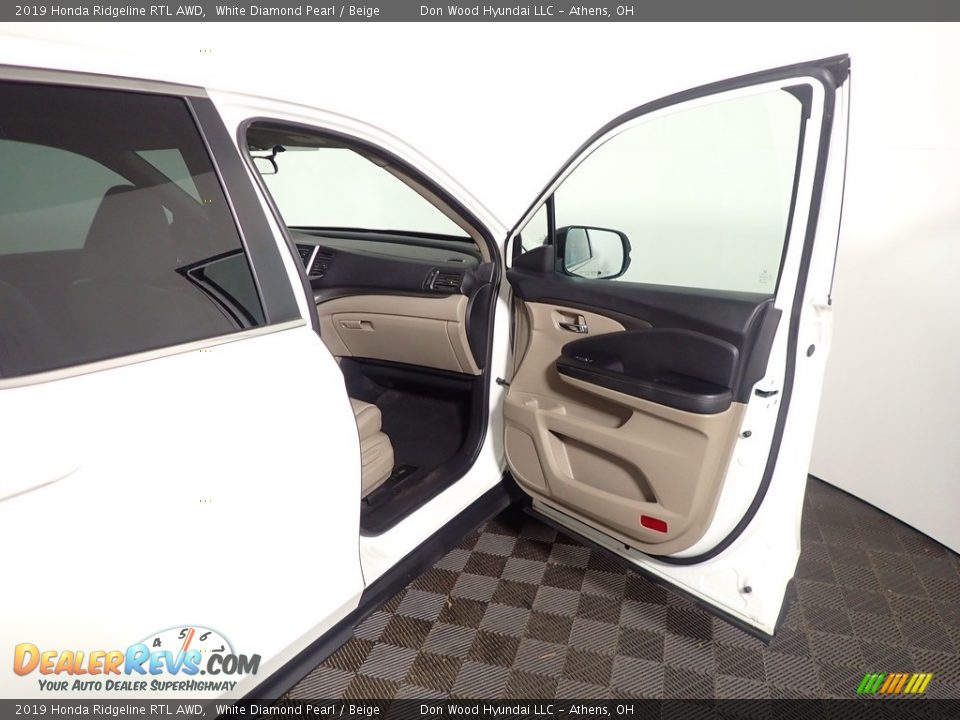 2019 Honda Ridgeline RTL AWD White Diamond Pearl / Beige Photo #35
