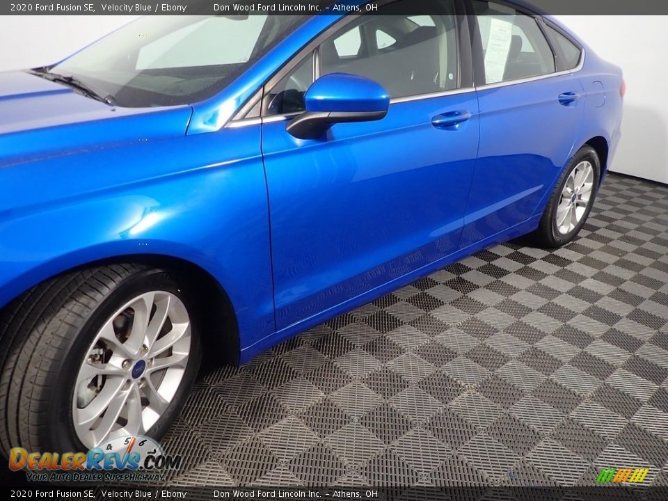 2020 Ford Fusion SE Velocity Blue / Ebony Photo #11
