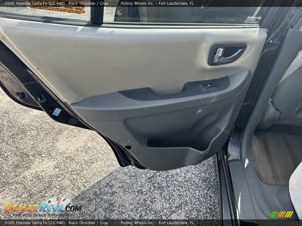 2005 Hyundai Santa Fe GLS 4WD Black Obsidian / Gray Photo #13