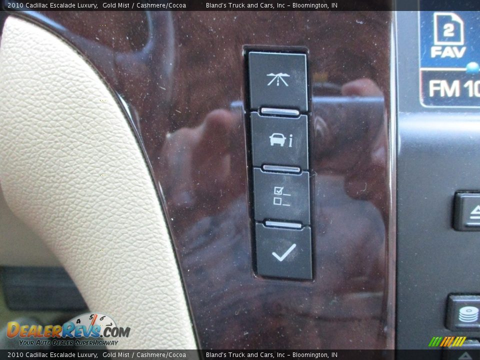 2010 Cadillac Escalade Luxury Gold Mist / Cashmere/Cocoa Photo #16