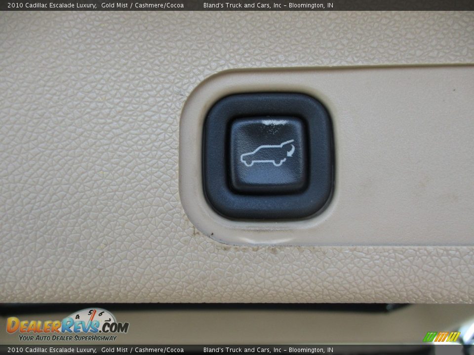 2010 Cadillac Escalade Luxury Gold Mist / Cashmere/Cocoa Photo #27