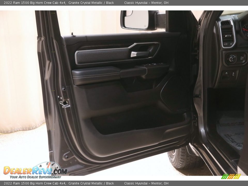 2022 Ram 1500 Big Horn Crew Cab 4x4 Granite Crystal Metallic / Black Photo #4