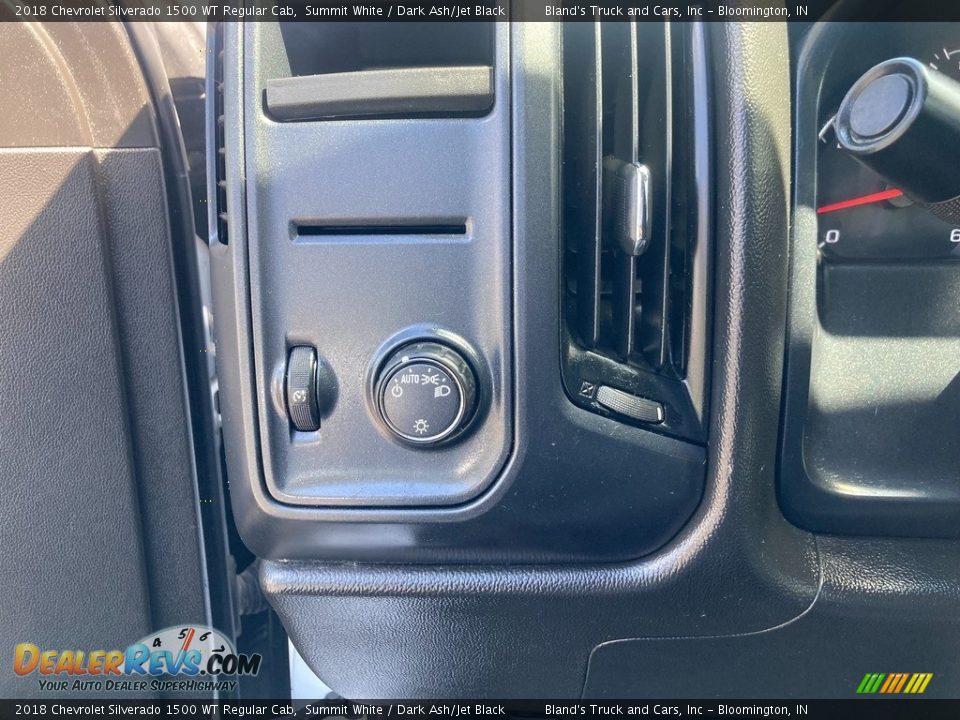 Controls of 2018 Chevrolet Silverado 1500 WT Regular Cab Photo #16
