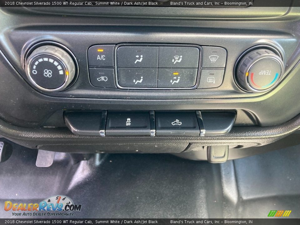 Controls of 2018 Chevrolet Silverado 1500 WT Regular Cab Photo #20
