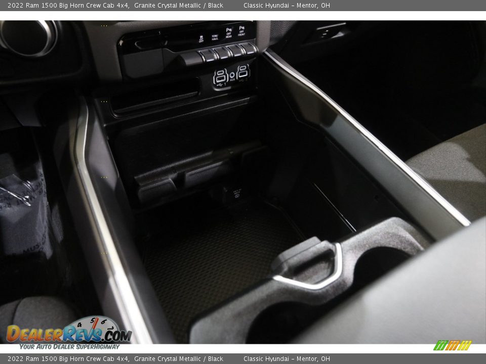 2022 Ram 1500 Big Horn Crew Cab 4x4 Granite Crystal Metallic / Black Photo #17