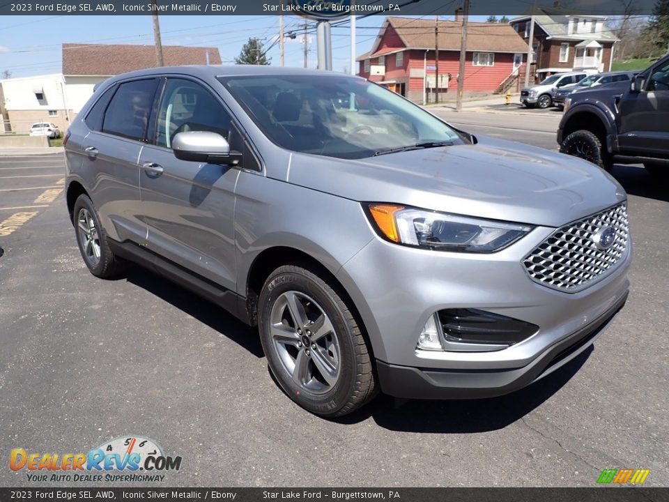 Front 3/4 View of 2023 Ford Edge SEL AWD Photo #7