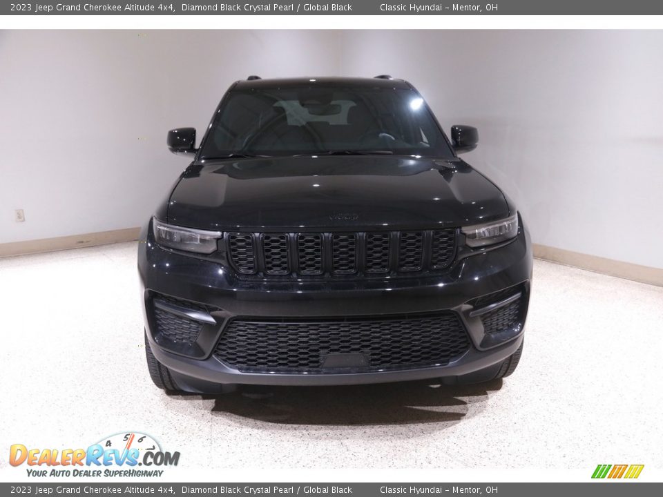 2023 Jeep Grand Cherokee Altitude 4x4 Diamond Black Crystal Pearl / Global Black Photo #2