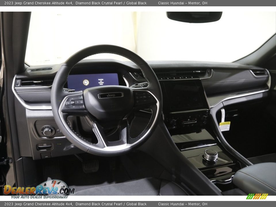 2023 Jeep Grand Cherokee Altitude 4x4 Diamond Black Crystal Pearl / Global Black Photo #6