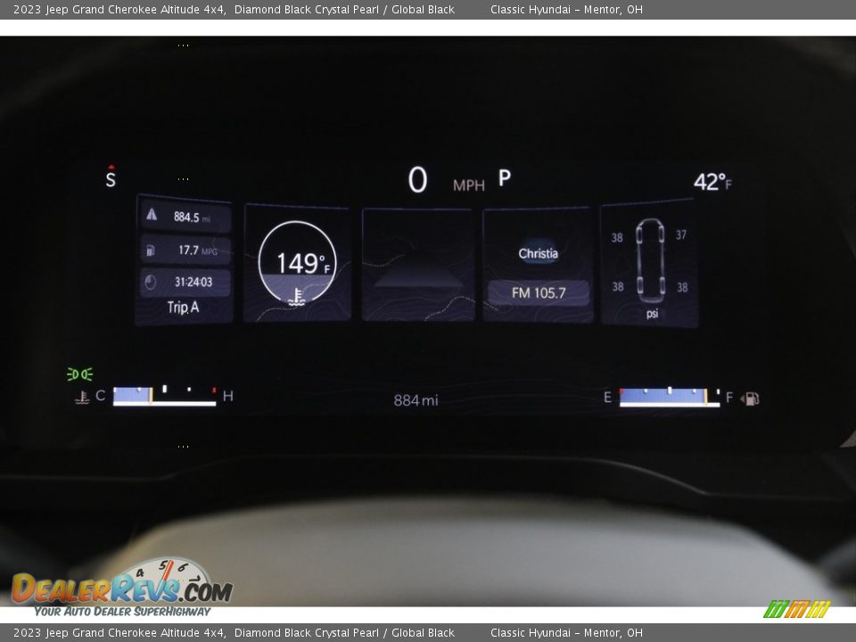 2023 Jeep Grand Cherokee Altitude 4x4 Diamond Black Crystal Pearl / Global Black Photo #8