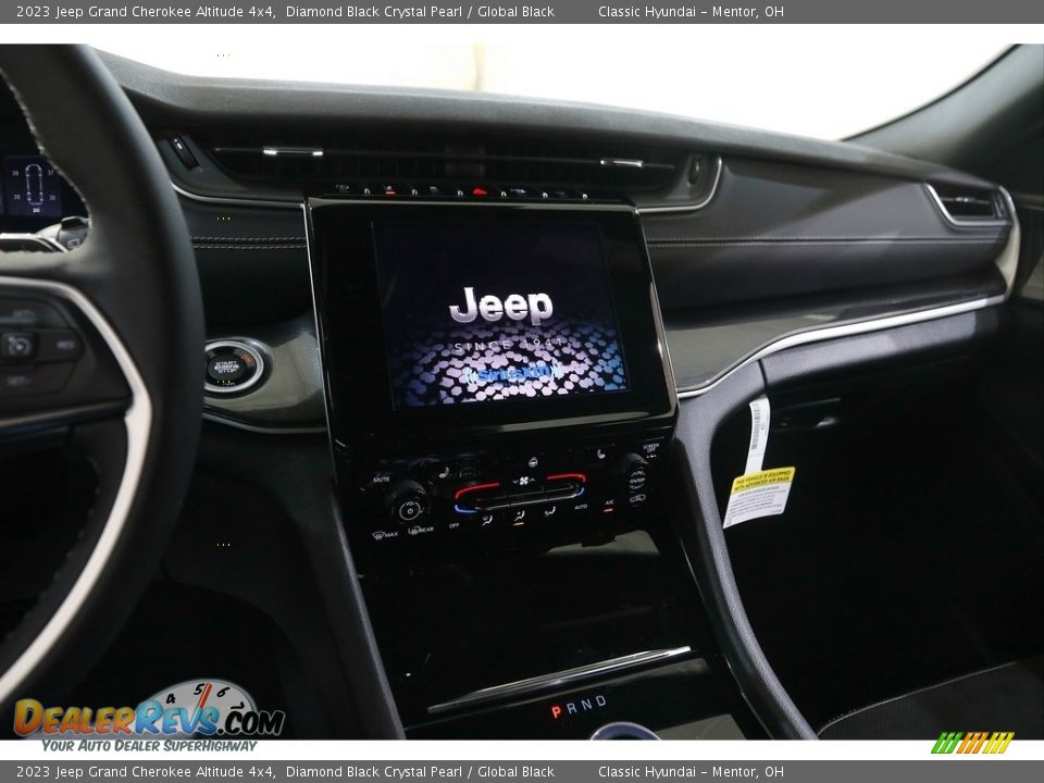 2023 Jeep Grand Cherokee Altitude 4x4 Diamond Black Crystal Pearl / Global Black Photo #9